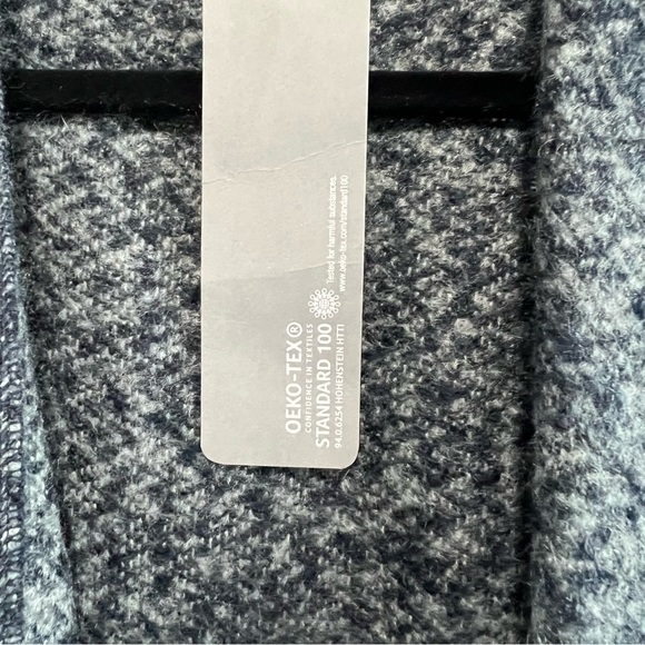 FRAAS WOVEN
ACRYLIC RUANA, New with Tags - Picture 6 of 6